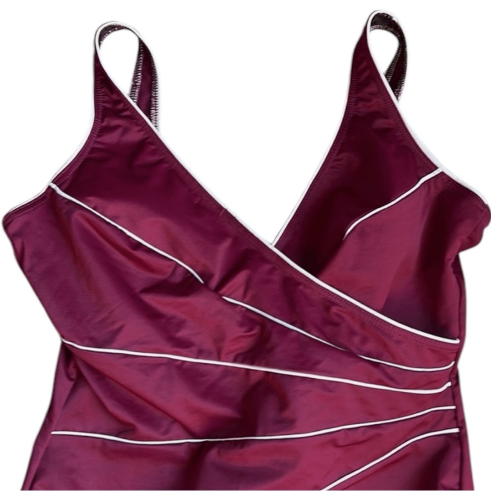MIRACLESUIT Horizon Swimsuit in Magenta Purple Size XL — LAKE LIFE VIBES… - Picture 6 of 11